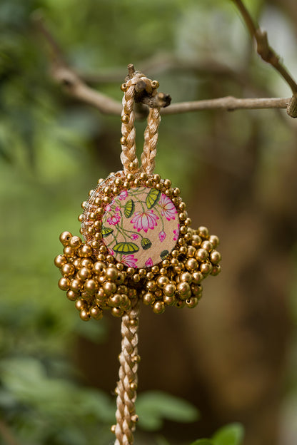 Pista Noor Hanging