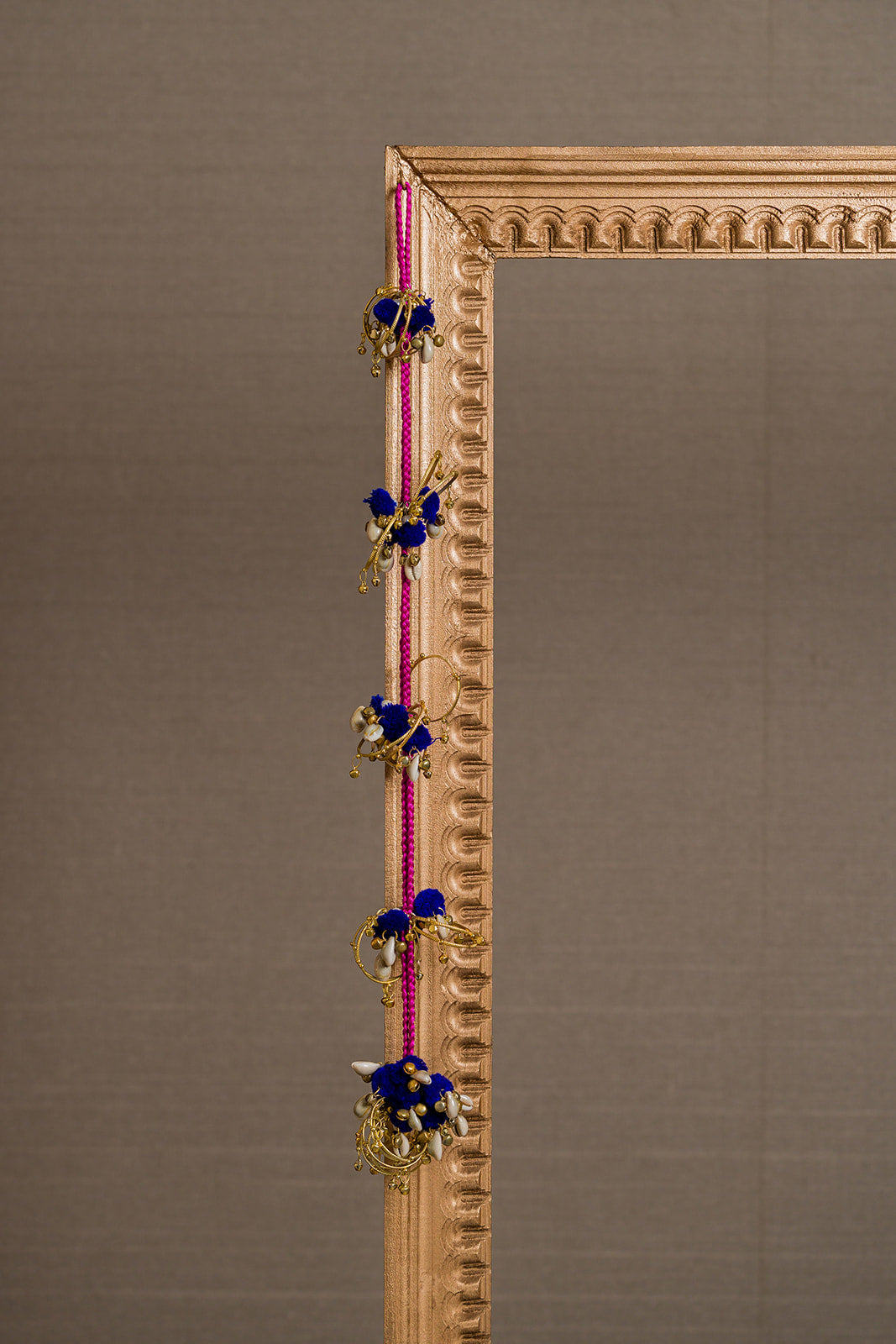Kangan Jhilmil Hanging