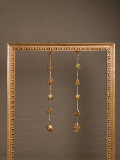 Pista Noor Hanging