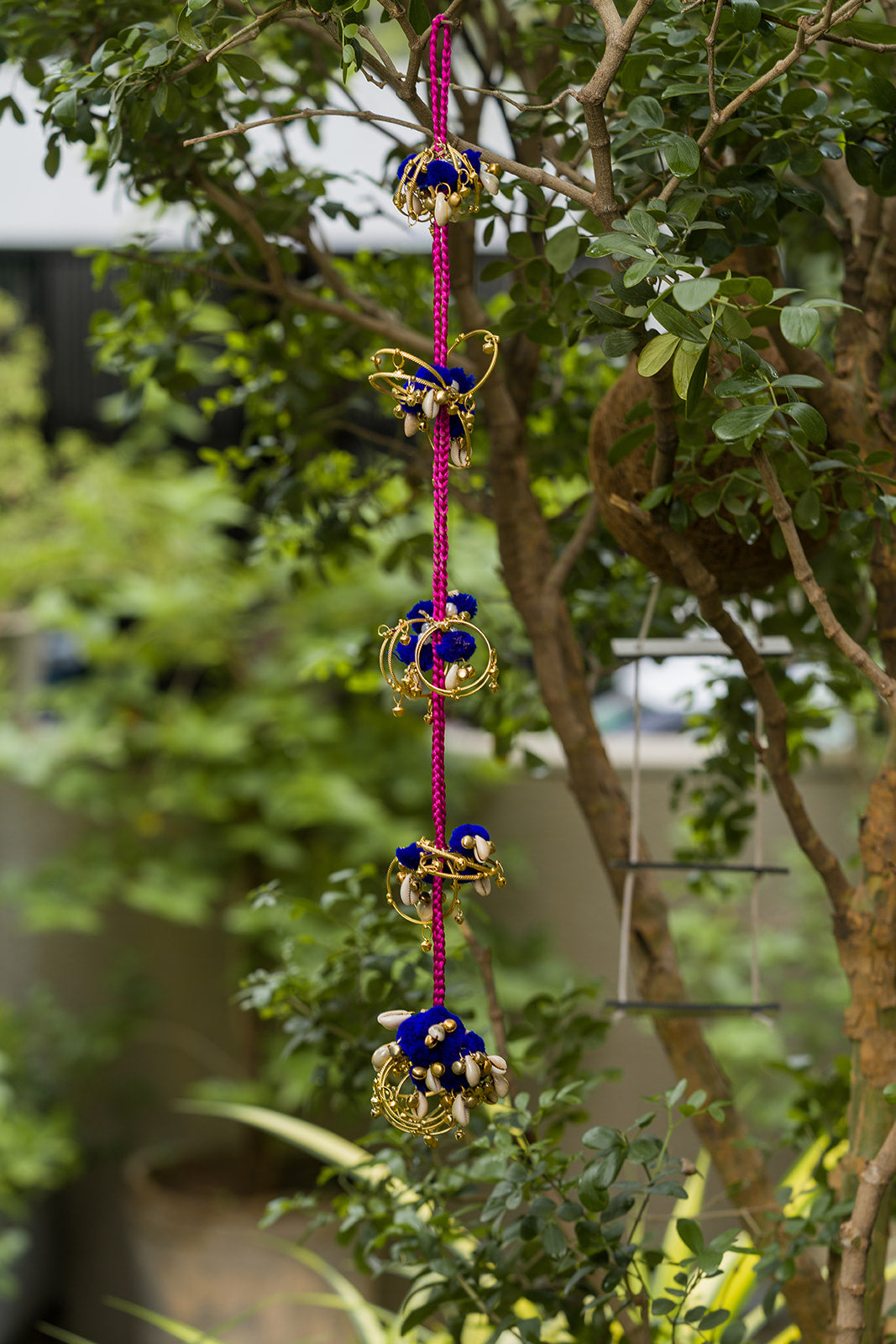 Kangan Jhilmil Hanging