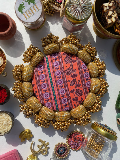 Mandala DIVA DIYA Pallet: Solid Vermillion + Vermillion Congruous Divine Pichwai