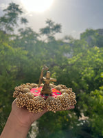 Load image into Gallery viewer, Spherical Mini Pallet: Quill Mor Bani Thangat Kare + Bottle Green Navratna Patola
