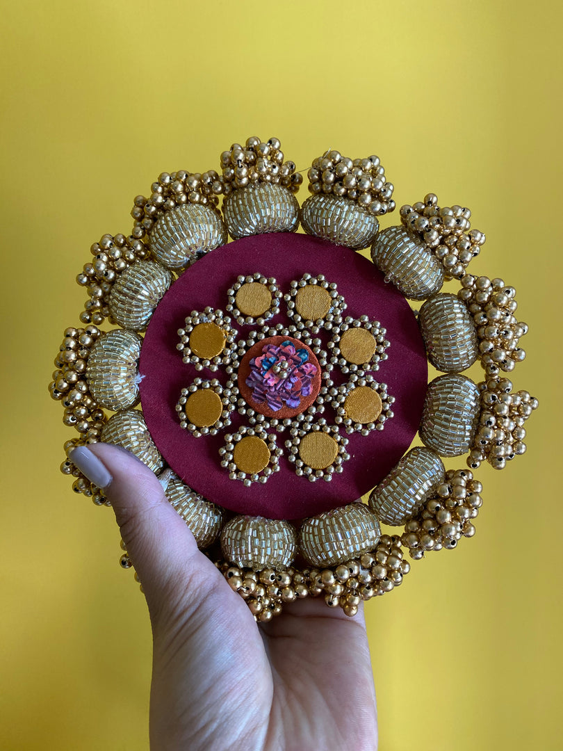 Mandala DIVA DIYA Pallet: Solid Vermillion + Vermillion Congruous Divine Pichwai