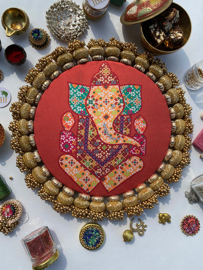 Chaandbali Ganesh Medley: Solid Vermillion + Maroon Navratna Patola