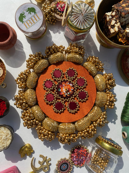 Mandala DIVA DIYA Pallet: Solid Vermillion + Vermillion Congruous Divine Pichwai