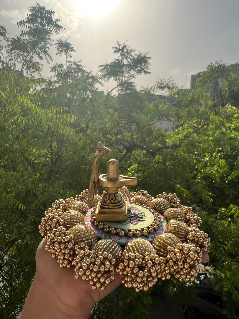 Enchanted Spherical Mini Pallet: Quill Mor Bani Thangat Kare + Pastel Pistachio Inflorescence Divine Pichwai