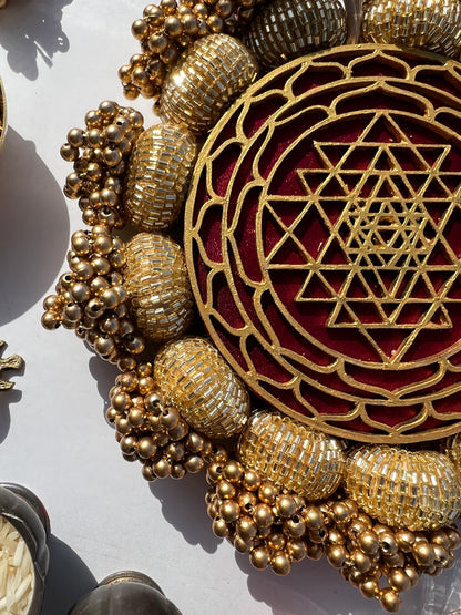 Shri Yantra CHAAND SE SUNDAR Pallet: Solid Maroon + Lemon Yellow Congruous Divine Pichwai