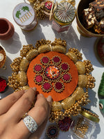 Load image into Gallery viewer, Mandala DIVA DIYA Pallet: Solid Vermillion + Vermillion Congruous Divine Pichwai
