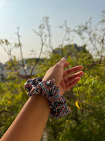 Load image into Gallery viewer, Octagonal Blossom Intense Ajrakh Scrunchie
