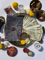 Load image into Gallery viewer, Octagonal Ornamentation Intense Ajrakh Shagun Envelope