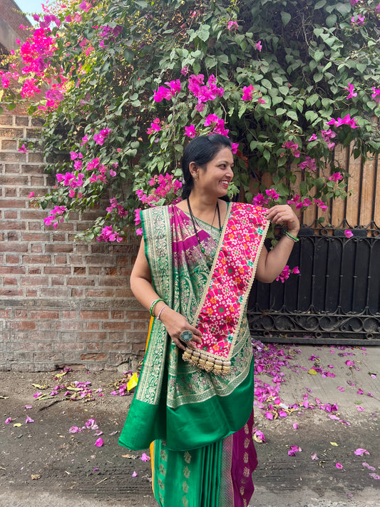 KHES: Gulaabi Navratna Patola + Solid Pink