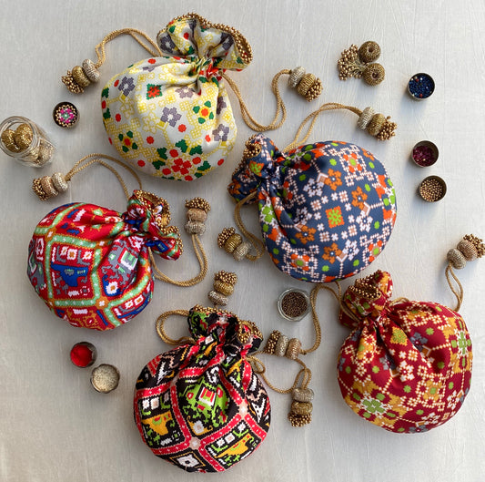 Set of 30 Couple Giveaways- Potli + Pocket Square - IBHI