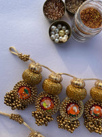 Load image into Gallery viewer, String base classic glass beaded string base toran.