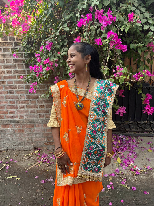 KHES: Panna Hara Navratna Patola + Solid Green